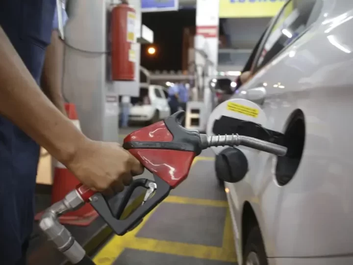 Governo pede ao Cade para investigar aumento dos combustíveis