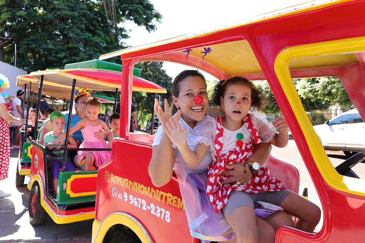 Prefeitura leva alegria ao Ceim Professor Guilherme para celebrar Dia do Circo