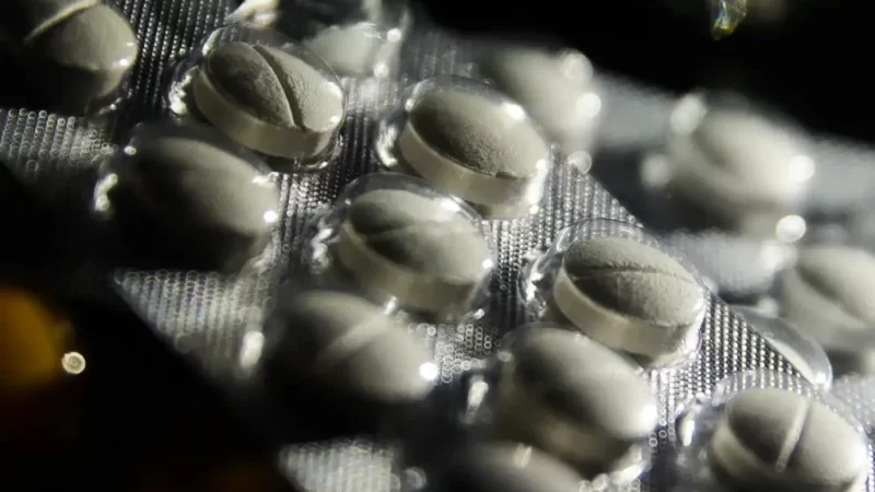 Câmara aprova regras para comercialização de remédios em supermercados