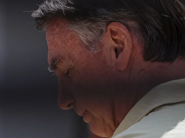 Defesa de Bolsonaro pede ao STF autorização para cirurgia no ombro