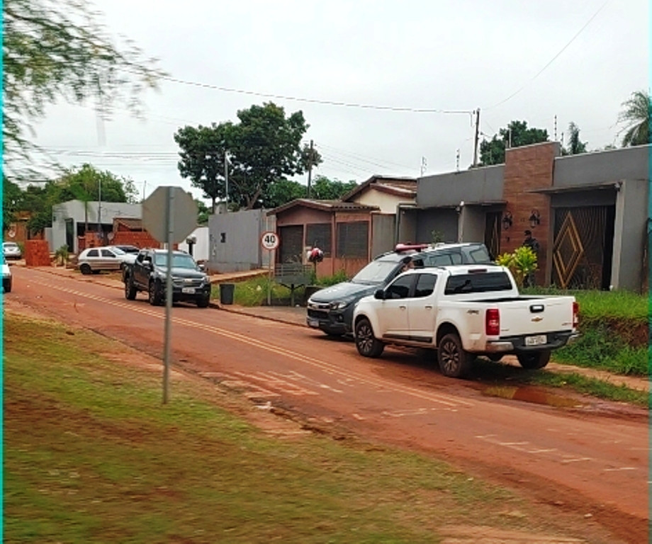 Alvo do Gaeco, homem atira em policiais do Choque e se rende após quase uma hora de negociação