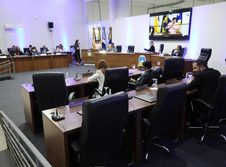 Com ressalvas, vereadores de Dourados aprovam contas de Délia e do primeiro ano de Alan Guedes