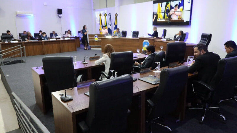 Com ressalvas, vereadores de Dourados aprovam contas de Délia e do primeiro ano de Alan Guedes