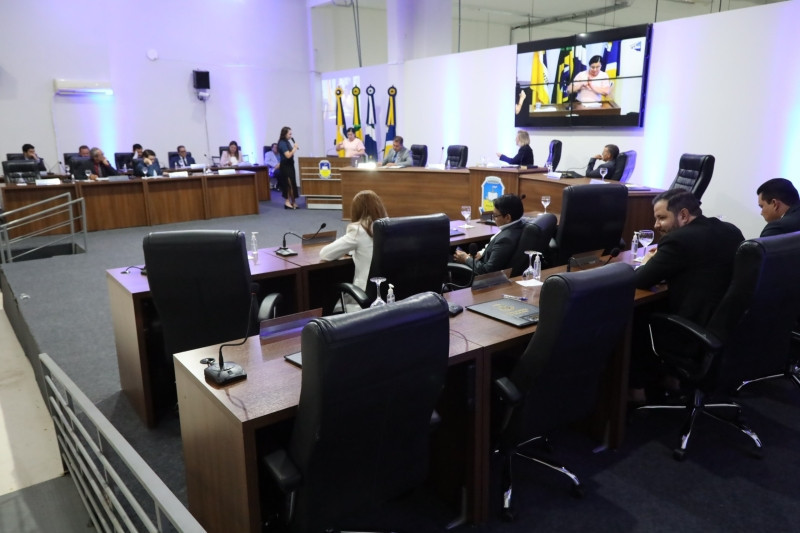 Com ressalvas, vereadores de Dourados aprovam contas de Délia e do primeiro ano de Alan Guedes