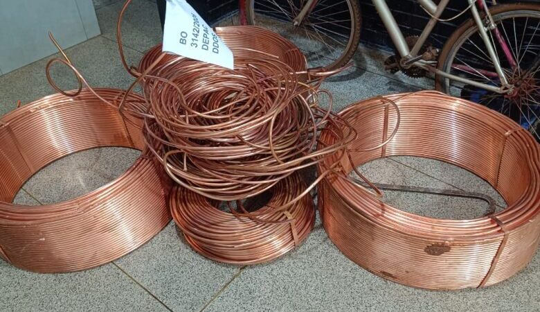 Trio é preso por furto de cerca de 360 quilos de fios de cobre 