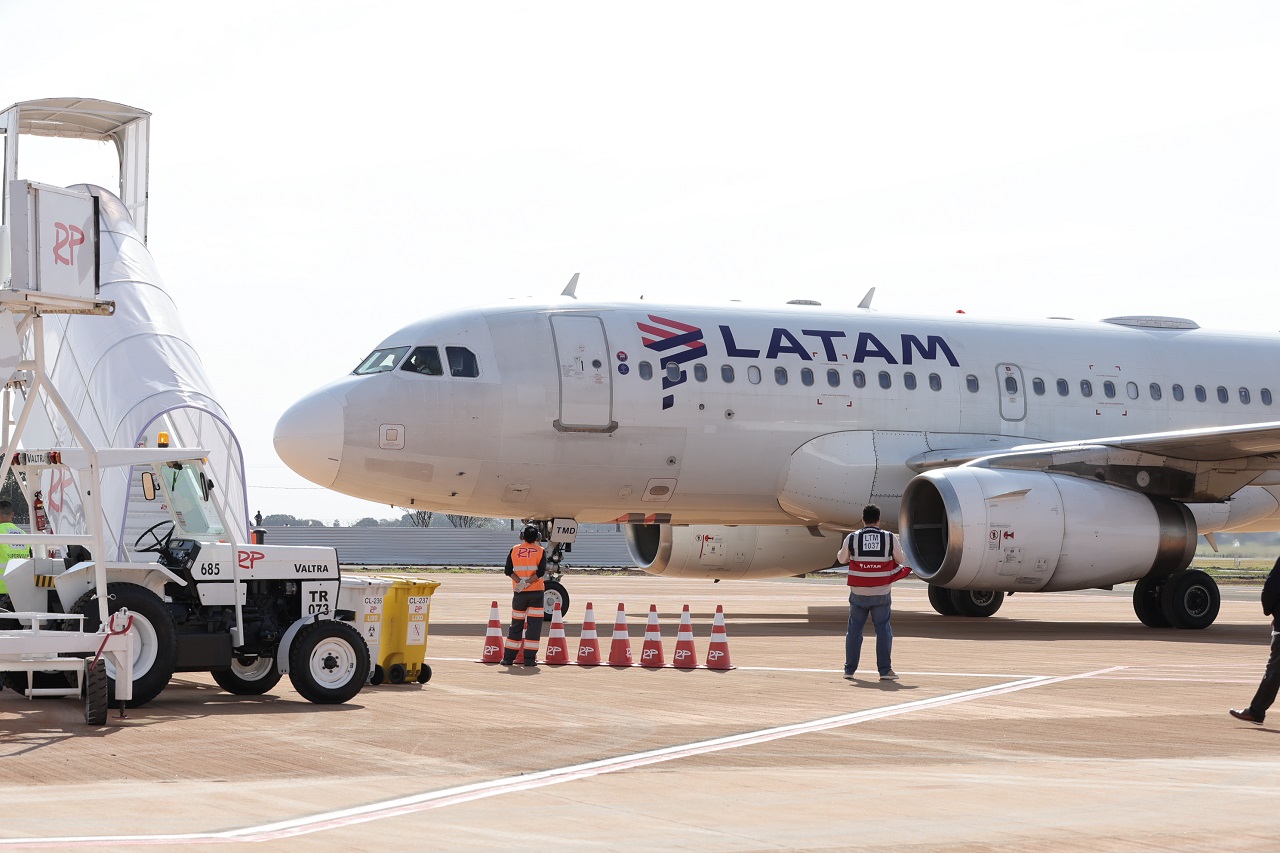 Latam transporta 6.098 passageiros em março e estreia voos diários nesta quarta-feira