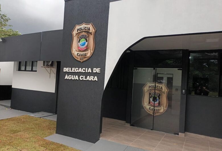 Após discussão, homem atropela companheira e vai preso por tentativa de feminicídio