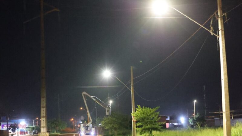 Prefeitura moderniza iluminação pública e disponibiliza aplicativo para população