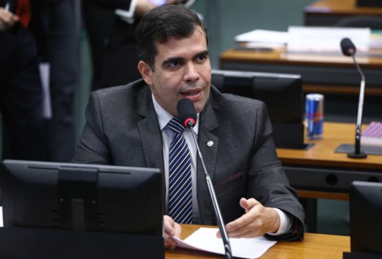 Comissão aprova projeto que prevê apreensão de veículo por transporte irregular de animais vivos