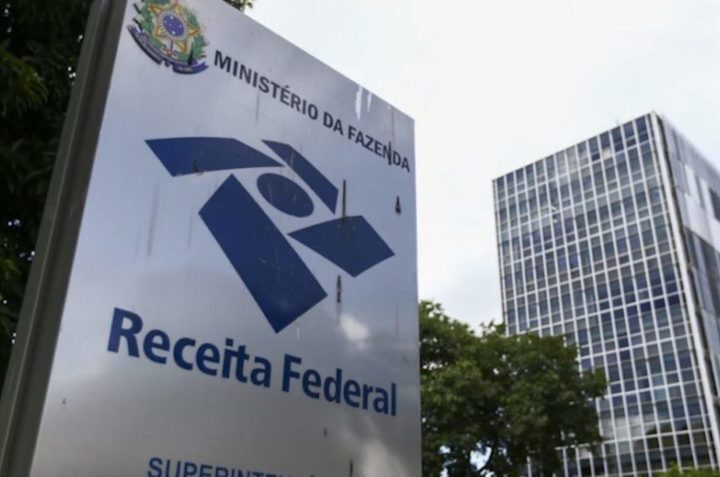 Receita mira irregularidades e pode barrar até R$ 10 bilhões em créditos tributários