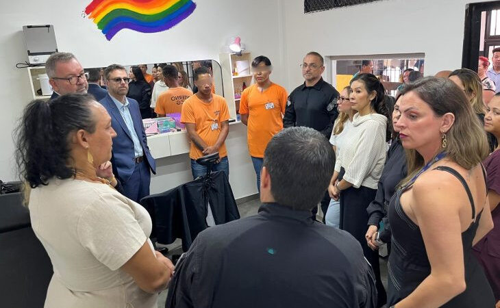 Instituto Penal ganha salão de beleza para capacitação de população LGBTQIAPN+