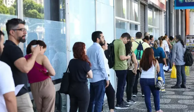 Governo federal vai chamar mais 7 mil servidores em 2026, diz ministra