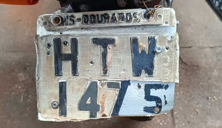 Após notar número de placa ‘improvisado’, Guarda recupera moto roubada com menor