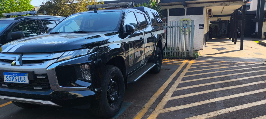 Mulher é presa em flagrante após esfaquear marido durante discussão em Dourados