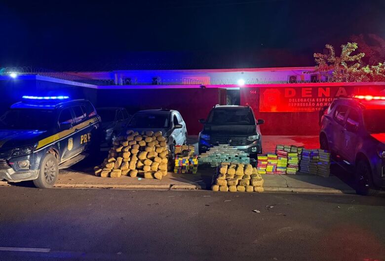 Perseguição termina com apreensão de maconha e cocaína
