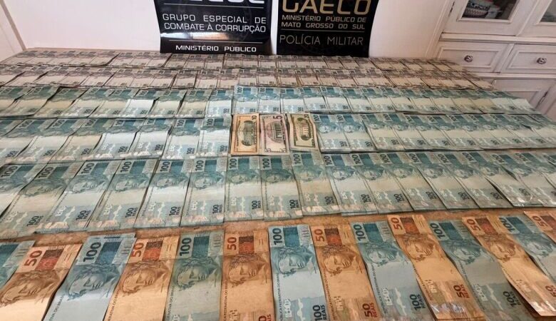 MP apreende quase R$ 500 mil durante operação contra fraudes em contratos de tapa-buracos