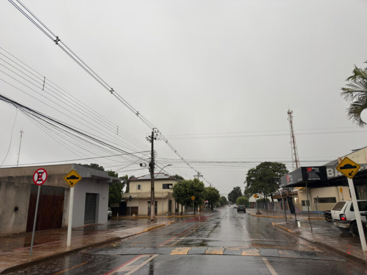 Dourados tem 41 mm de chuva, temperatura despenca e frio aumenta neste sábado