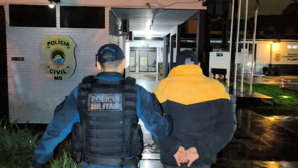 Vendedor de leite é preso acusado de estuprar garotos em troca de lanche, dinheiro e até chuteira