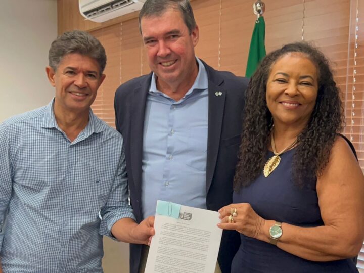 Deputado Rinaldo participa de reunião com governador para tratar de concurso com 2 mil vagas na educação