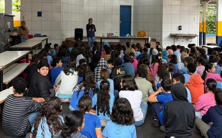 Prefeitura ensina prevenção ao mosquito Aedes aegypti para alunos da rede municipal
