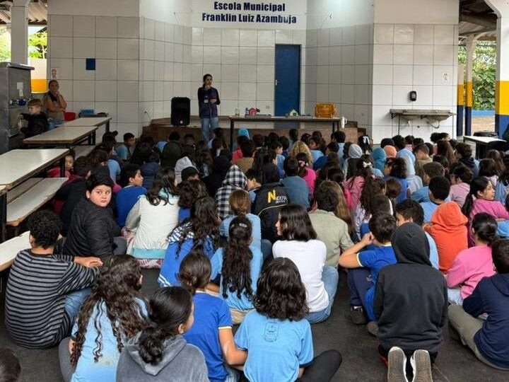 Prefeitura ensina prevenção ao mosquito Aedes aegypti para alunos da rede municipal