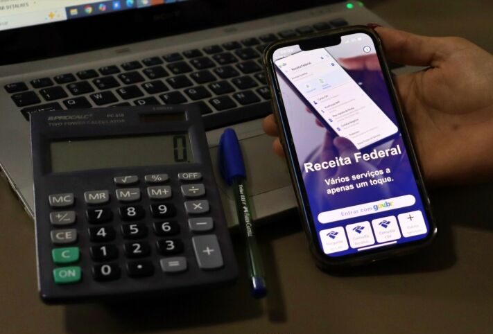 Receita paga hoje maior lote de restituição do IR da história