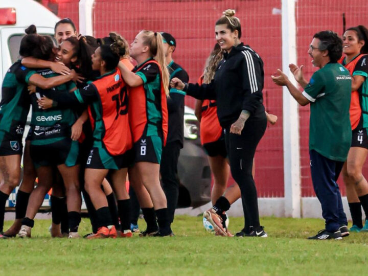 Pantanal goleia Penarol e abre boa vantagem nas oitavas do Brasileiro Feminino