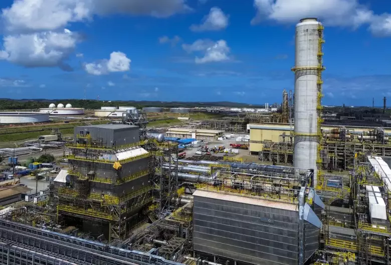 Refinarias da Petrobras operam com mais de 100% de capacidade; entenda