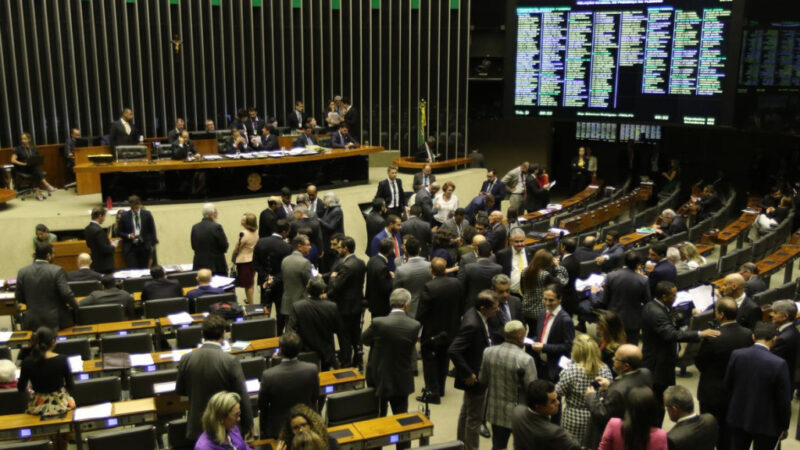 Congresso derruba vetos de Lula e autoriza cidades inadimplentes receberem verbas federais