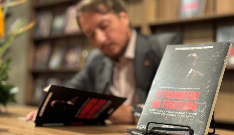 “O Promotor da Fronteira”: lançamento de livro reúne autoridades em Dourados