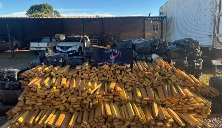 Quase 4t de maconha são apreendidas em meio a carga de algodão