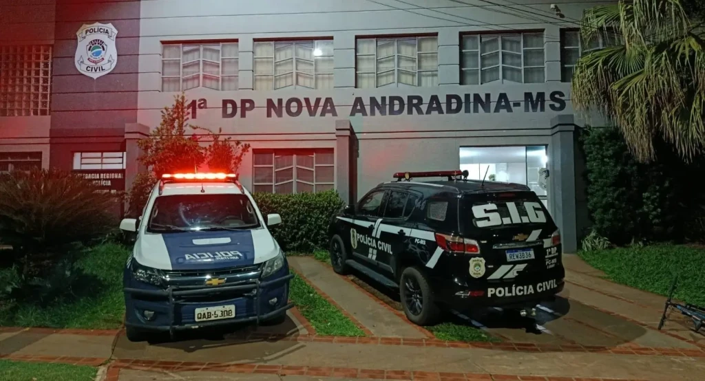Homem e mulher são mortos a tiros por pistoleiros de moto no meio da rua