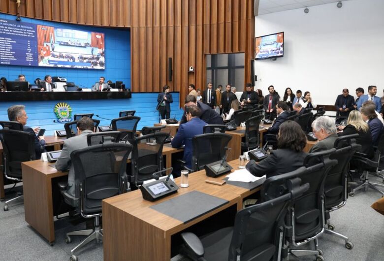 Pojeto que cria diretrizes de proteção às mães atípicas vai à 2ª votação na Assembleia