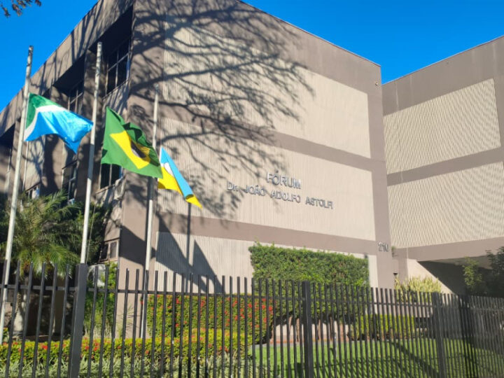 Juíza suspende decisão que mandava despejar adolescentes em ação de inventário em Dourados