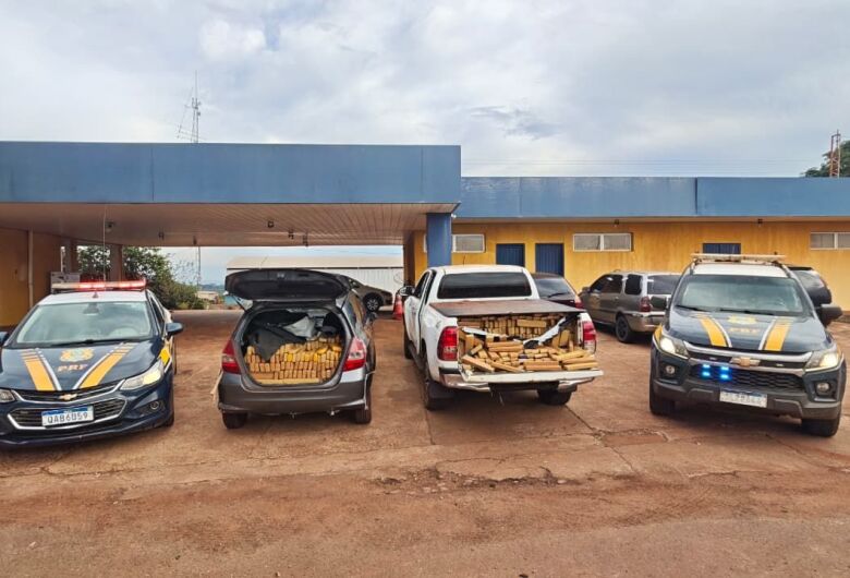 Veículos abarrotados com maconha são apreendidos após perseguição