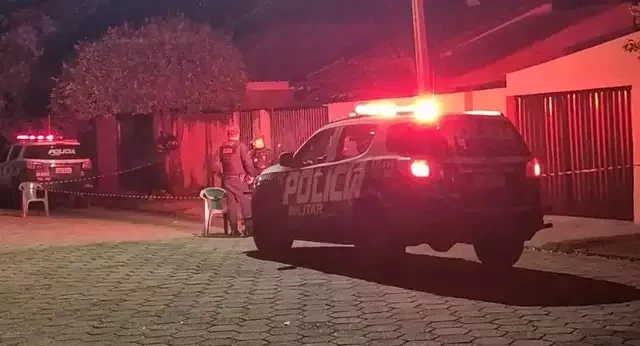 Jovem é assassinado com aproximadamente 4 tiros dentro de casa