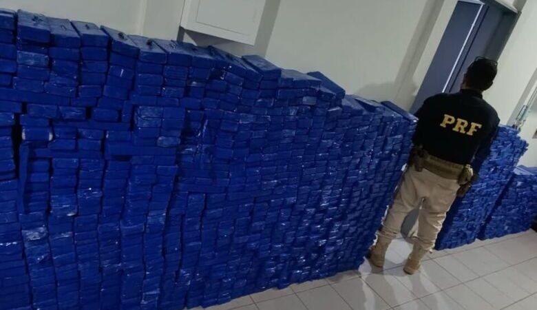 Motorista é preso na MS-276 transportando quase uma tonelada de maconha