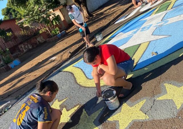 Saiba como foi a união dos vizinhos que pintaram quarteirão para torcerem juntos pelo Brasil