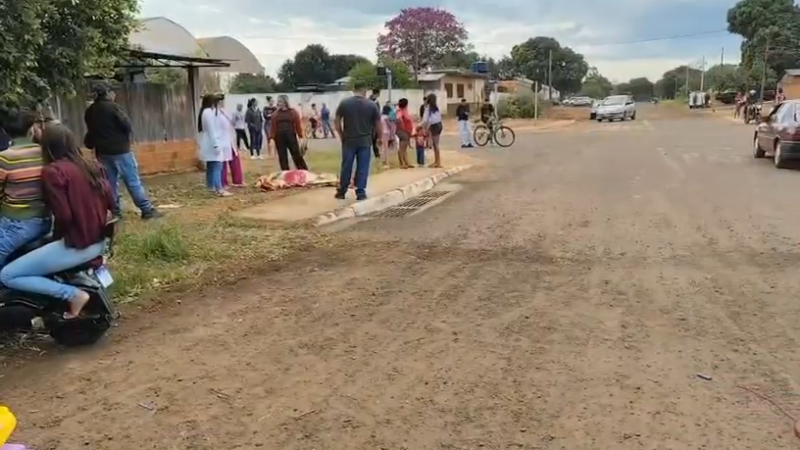 Homem morre após ser alvejado por tiros; polícia trabalha para esclarecer o crime