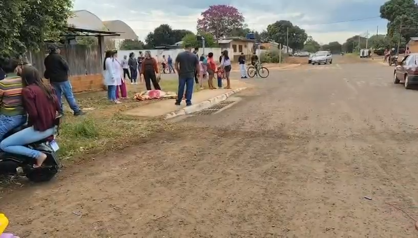 Homem morre após ser alvejado por tiros; polícia trabalha para esclarecer o crime