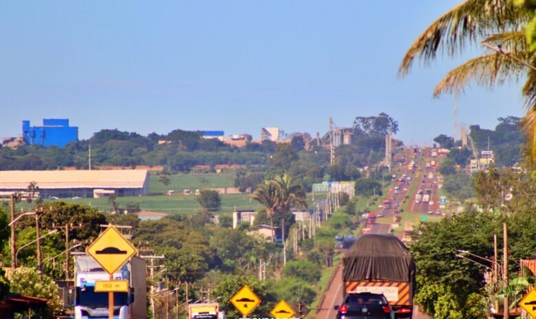 Mais de 340 mil veículos devem passar pela BR-163 no feriadão