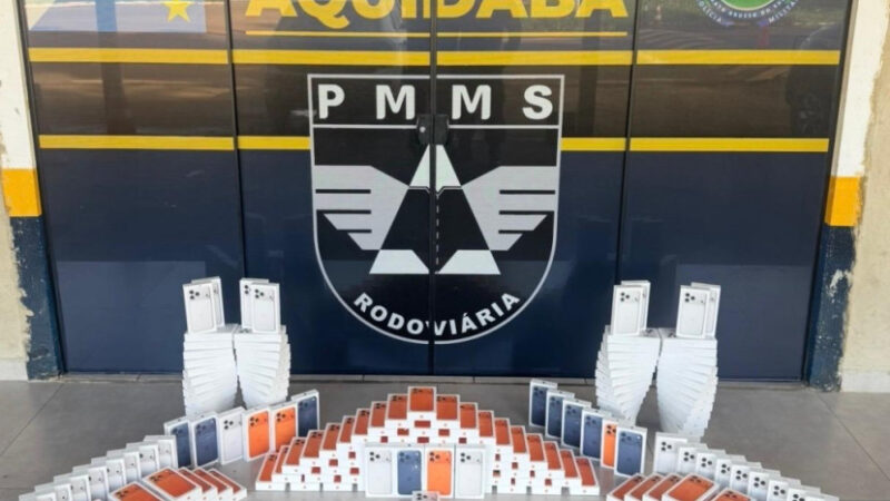 Polícia Rodoviária apreende R$ 2,1 milhões em celulares na fronteira; carga iria para a Capital