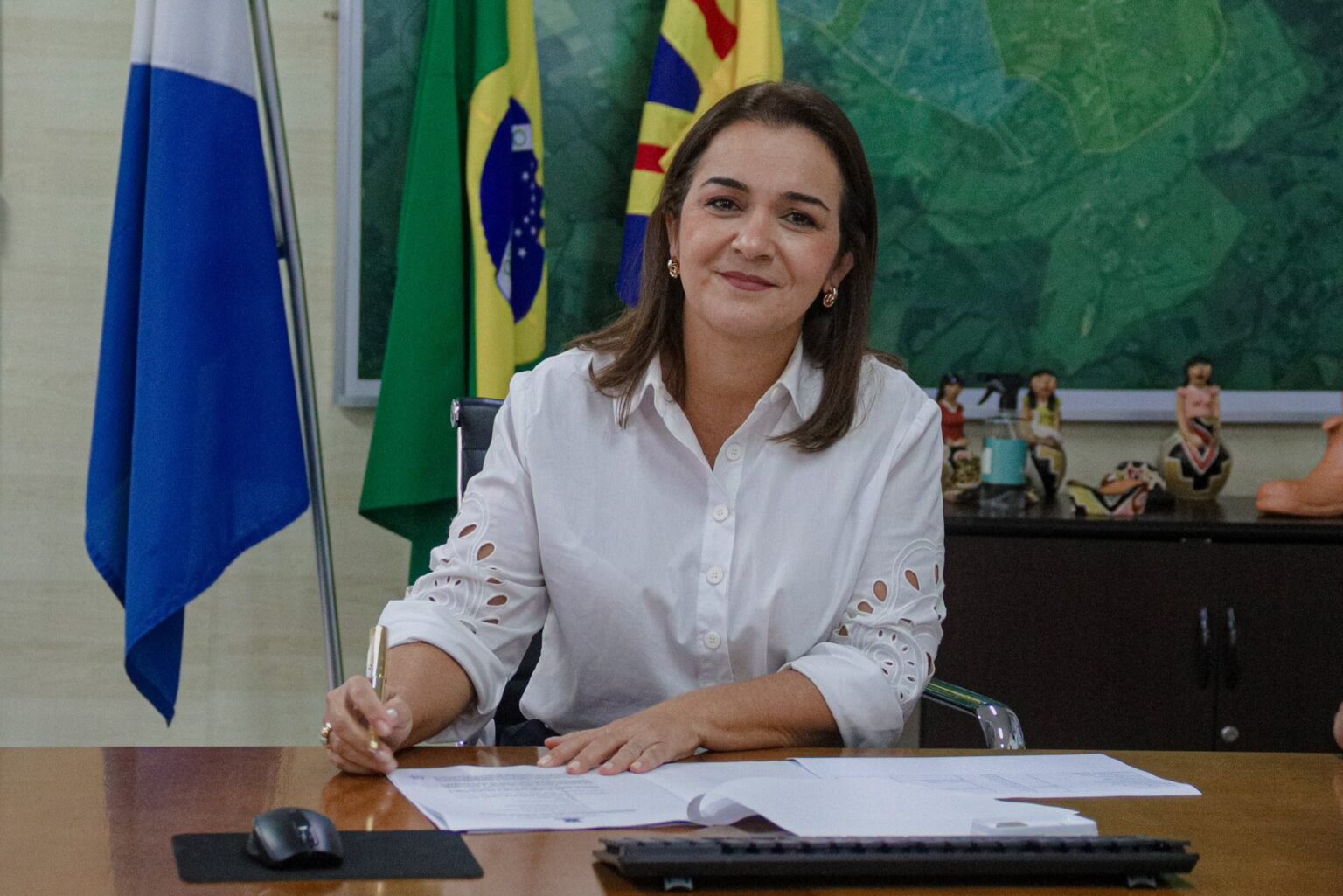 Adriane prorroga contrato com investigadas que receberam R$ 5,5 mi em 2026