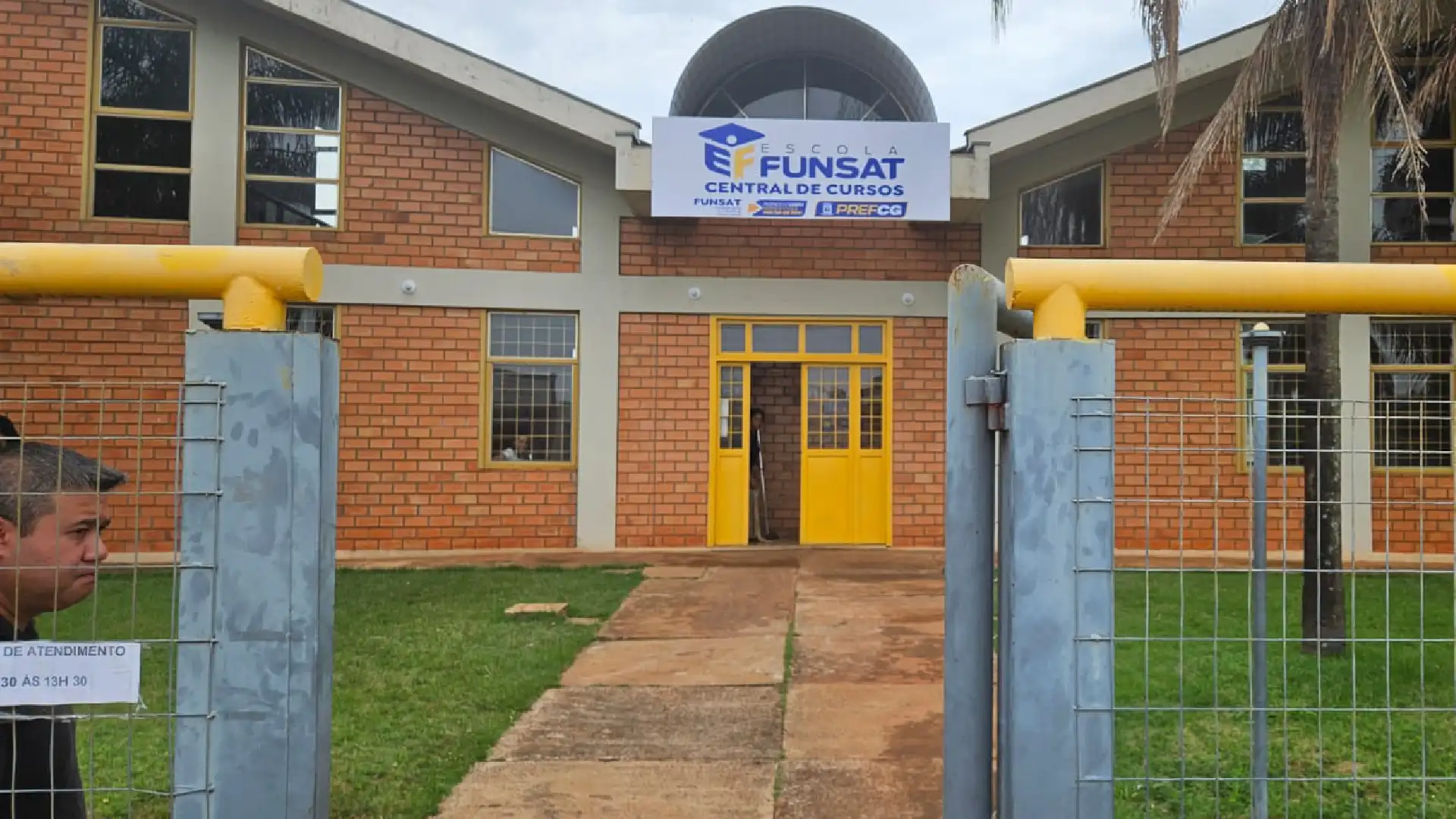 Funsat começa semana com mais de mil vagas em Campo Grande