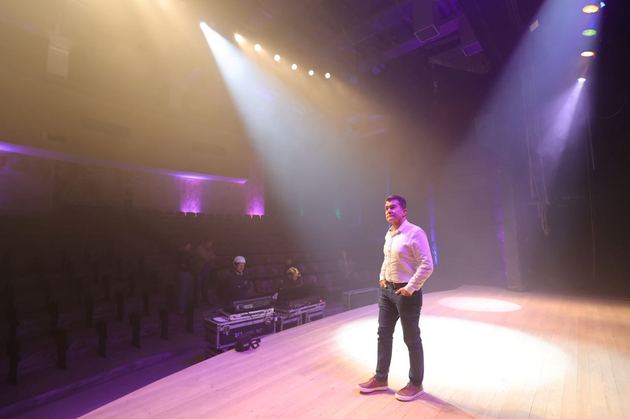 Prefeito vistoria obras e afirma que Dourados terá o mais moderno teatro do Estado
