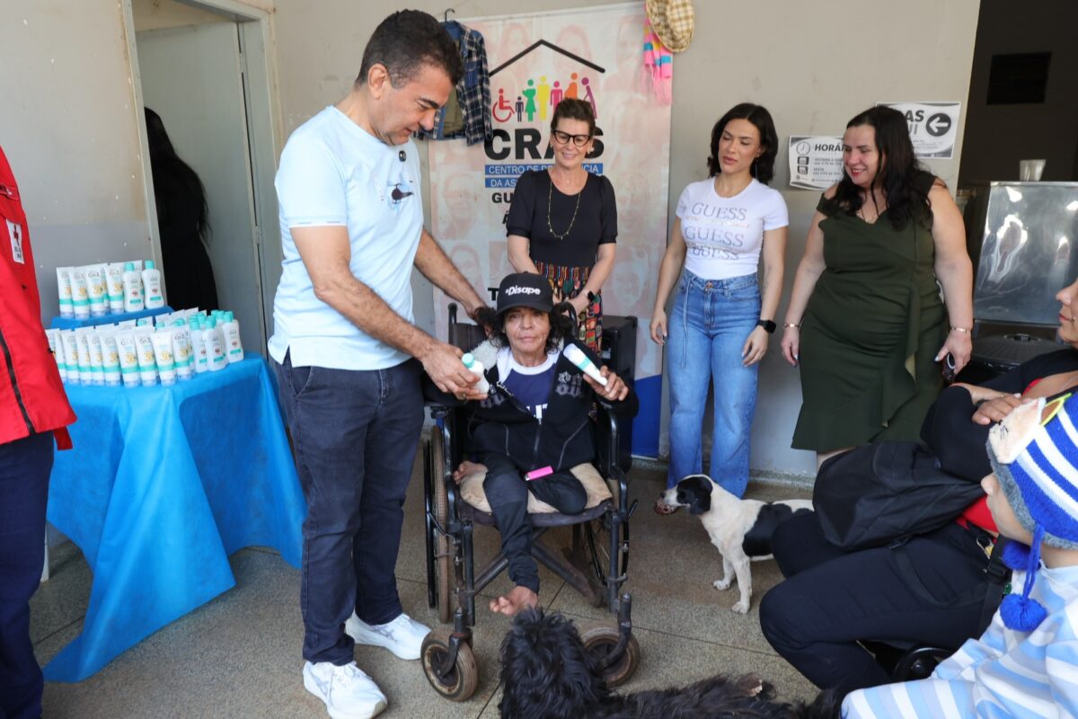 Prefeitura distribui 2,5 mil peças de agasalhos a famílias atendidas pelo Cras Guaicurus