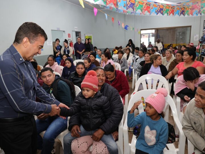 Prefeitura leva Varal Solidário ao Jóquei Clube e campanha do agasalho passa de 23 mil peças