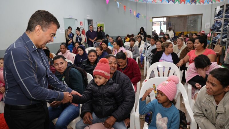 Prefeitura leva Varal Solidário ao Jóquei Clube e campanha do agasalho passa de 23 mil peças