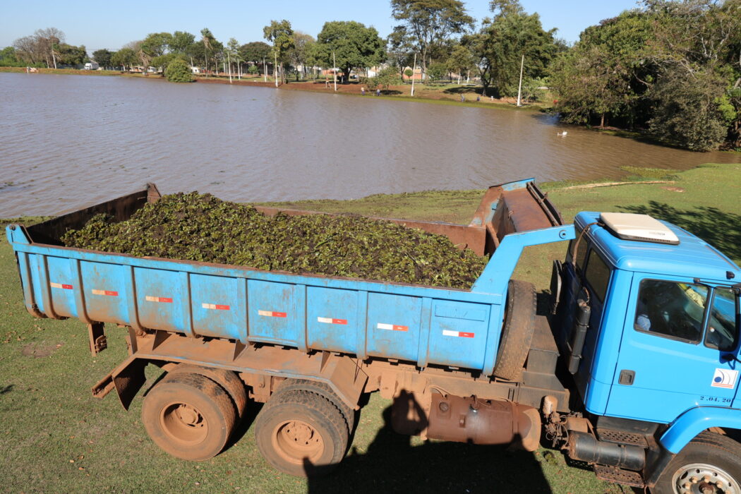 Prefeitura conclui limpeza do lago do Antenor Martins e inicia força-tarefa no Rego D’Água