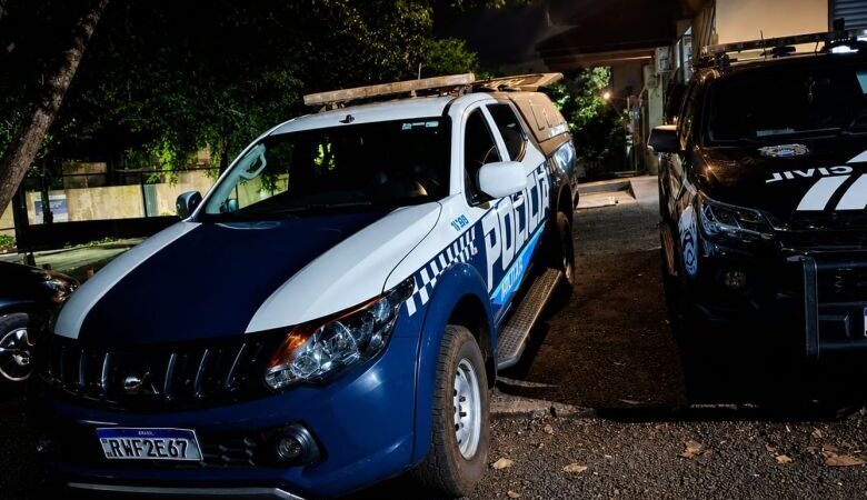 Briga entre irmãos termina na delegacia após danos em residência